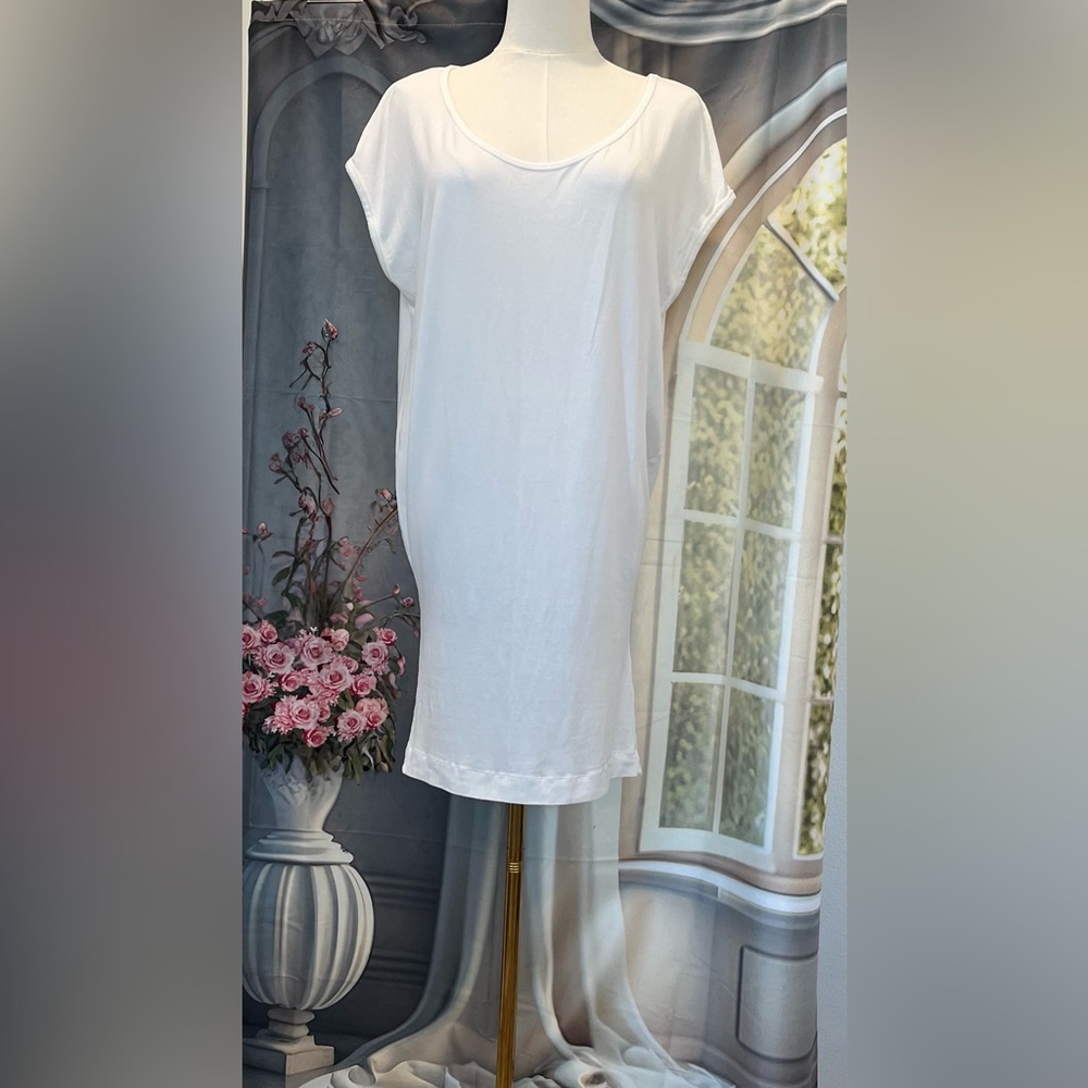 Majestic Filatures Size:3 Deluxe Teeshirt  Dress White “Soft Touch “ Super Cute
